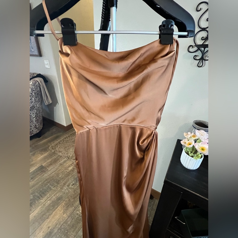 Morilee STYLE #21856 NWT BRONZE
COWL NECK LUXE SATIN BRIDESMAID DRESS
$209 - Picture 3 of 11
